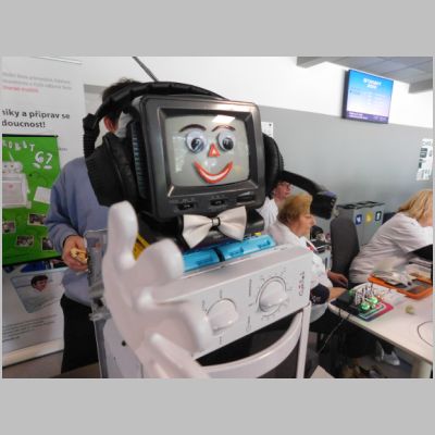 Foto15_robotRecyklorobot.JPG